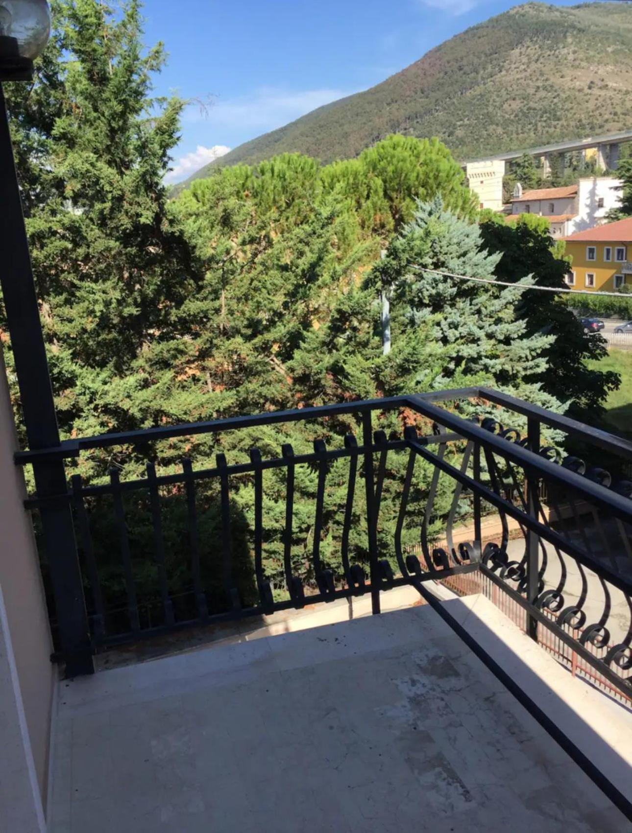 Monte Camicia - Cozy Home In City Center-Spacious-Free Parking ラクイラ エクステリア 写真